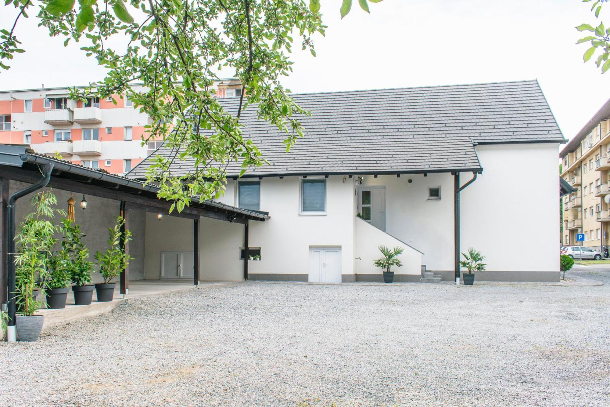 Goodlife Studio Apartment Pozega Exterior foto