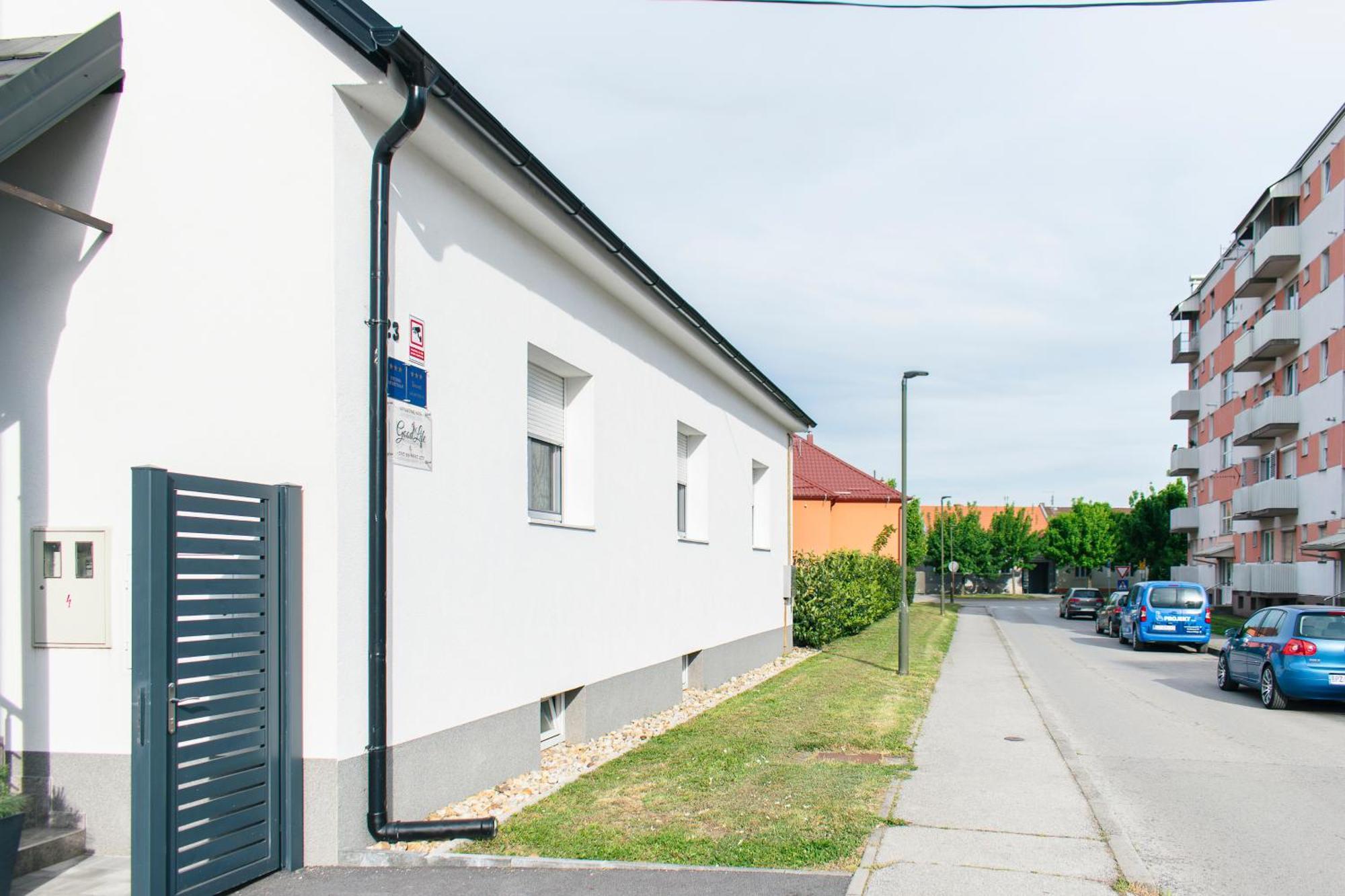 Goodlife Studio Apartment Pozega Exterior foto